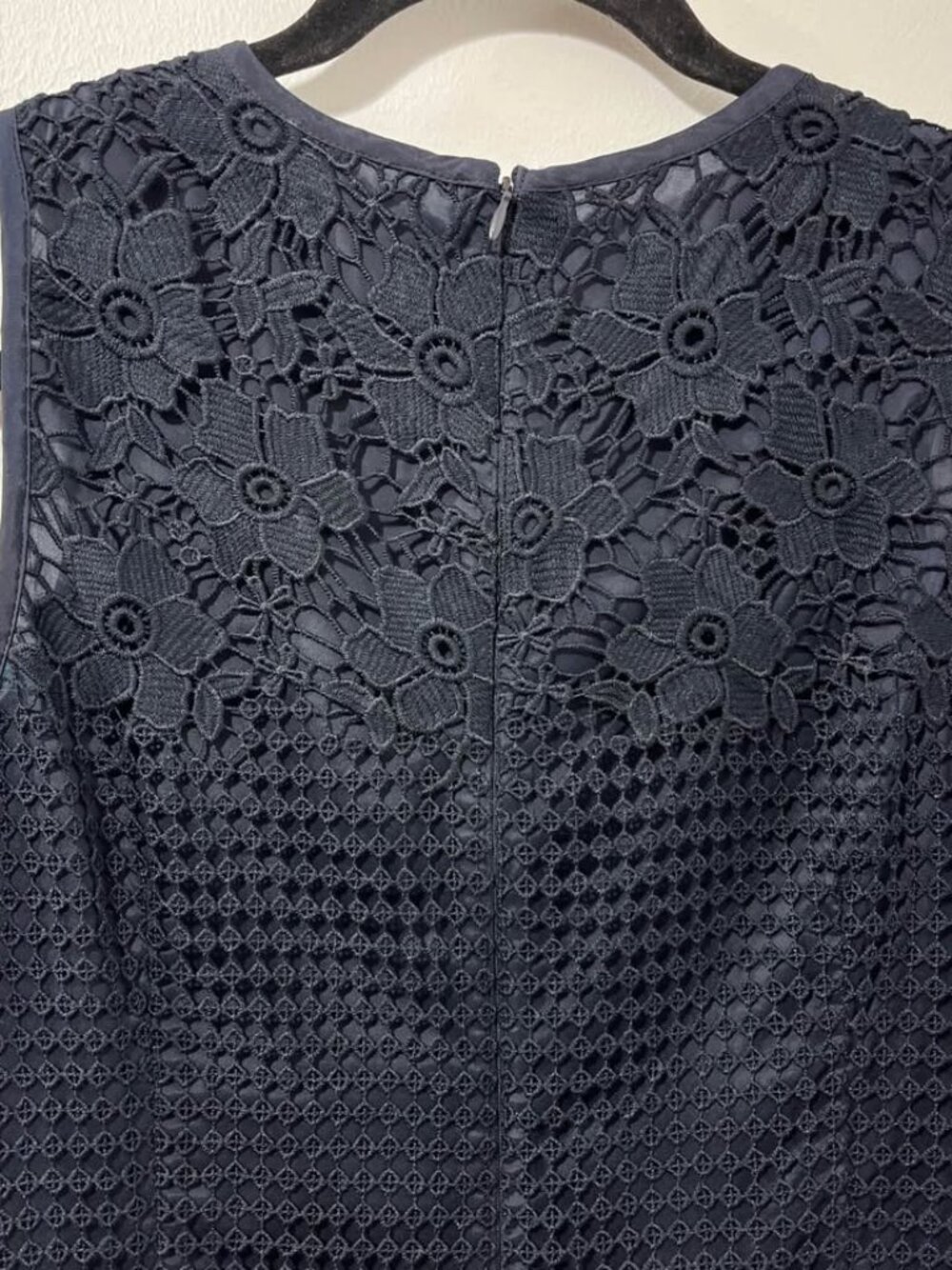 Ann Taylor Navy Floral Lace Semi Formal Knee Length Sleeveless Dress [size 8] - Picture 8 of 10